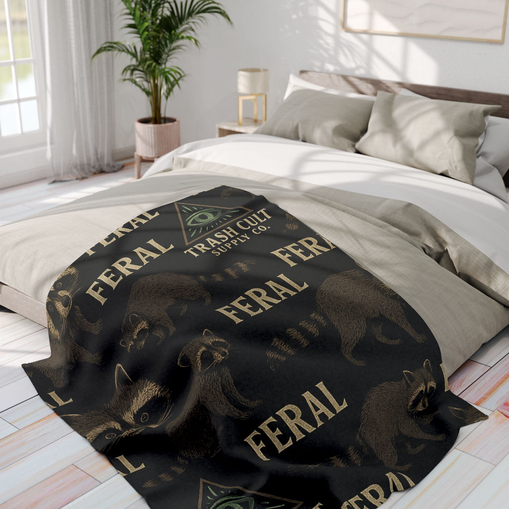 Feral Raccoon Arctic Fleece Blanket, Cozy Wildlife Blanket, Unique Gift for Animal Lovers, Soft Throw for Home Decor, Perfect for Camping